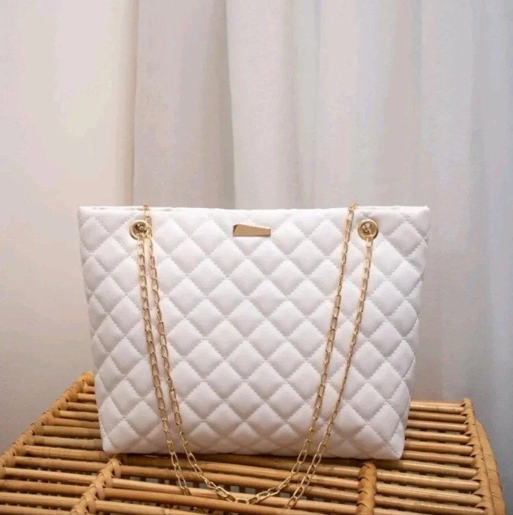 White quilted tote bag faux leather gold chain women's purse large capacity satc